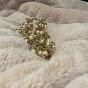 Elegant Pearl and Crystal Necklace